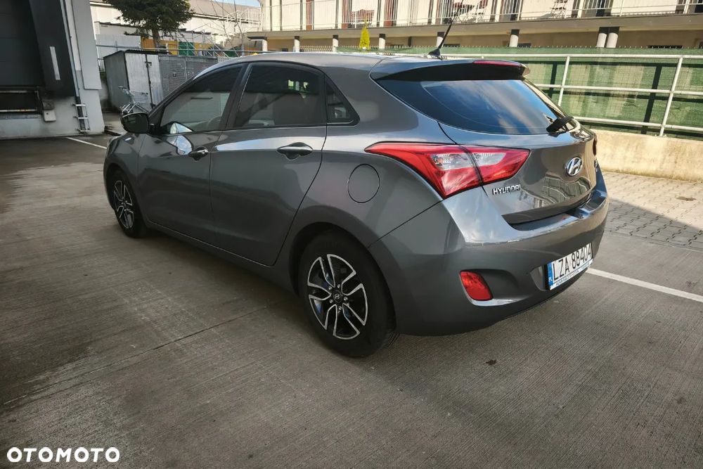 Hyundai i30 1.6 CRDi Comfort EU5 - 23