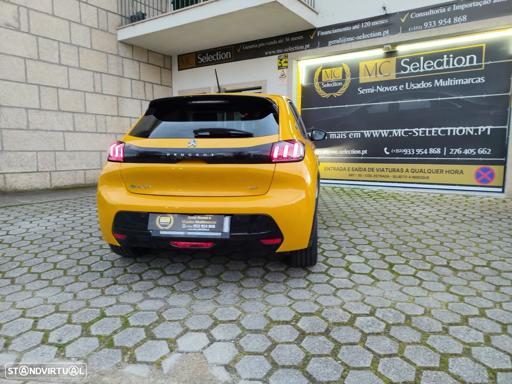 Peugeot e-208 GT - 20