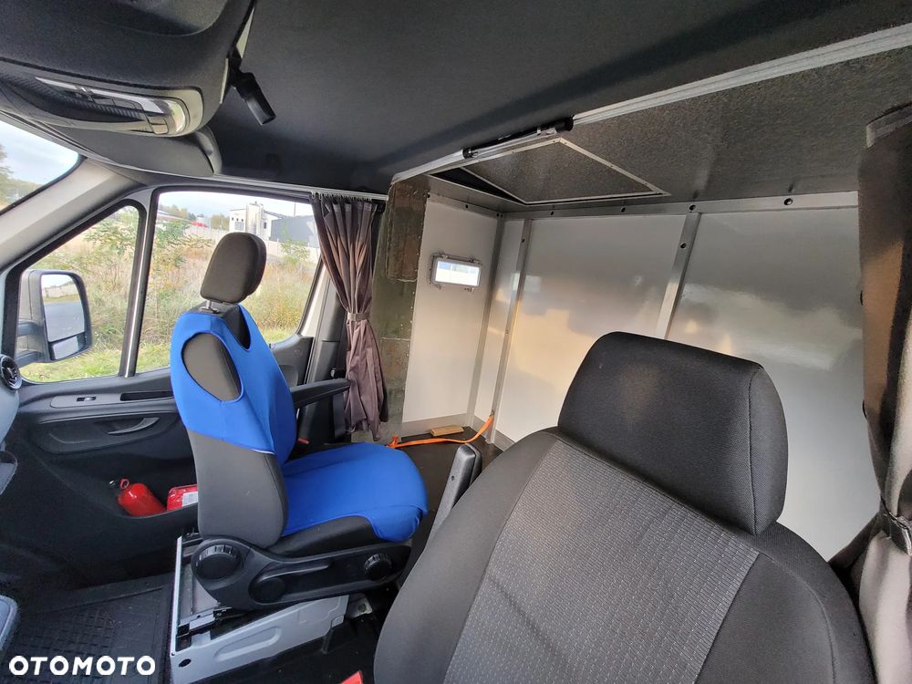 Mercedes-Benz Sprinter - 6