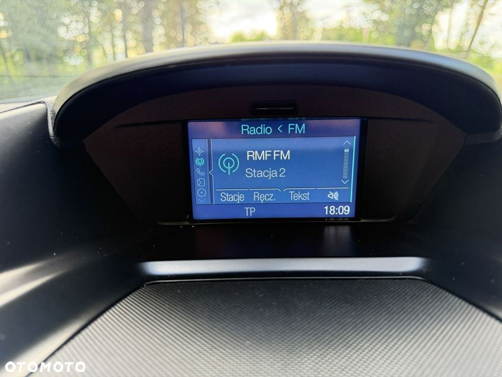 Ford Kuga - 40