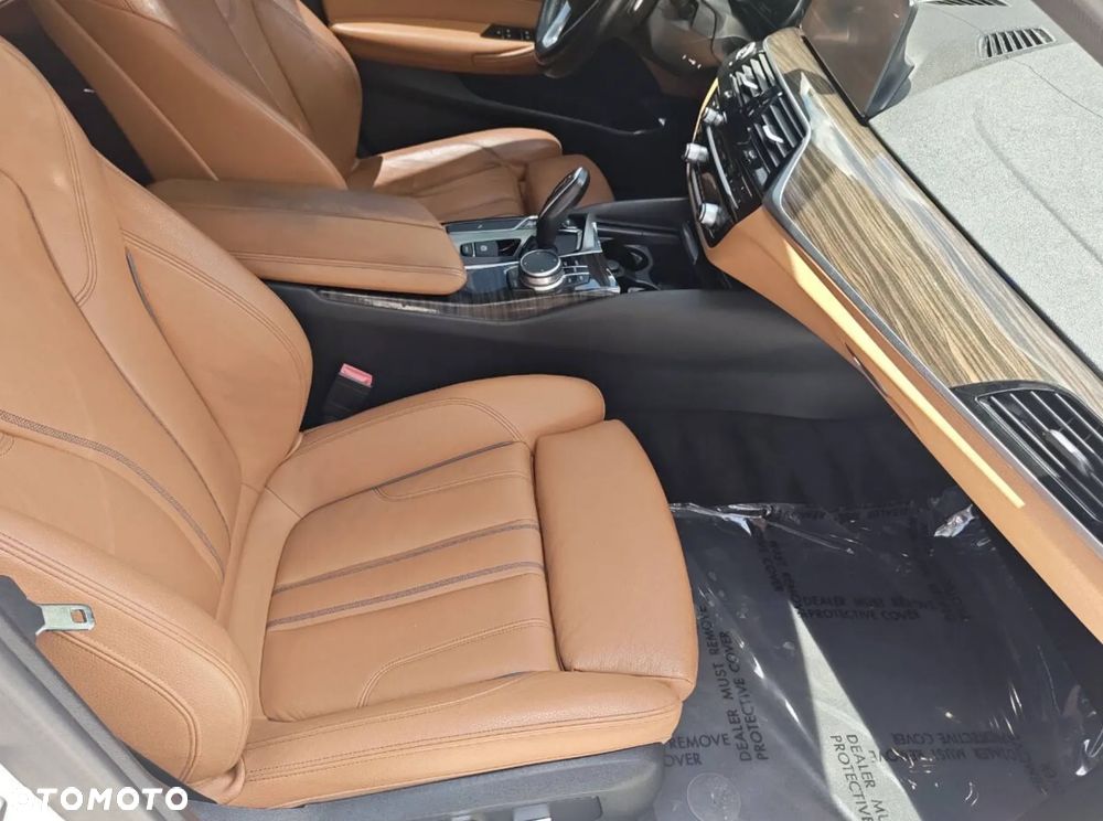 BMW Seria 5 530i - 22