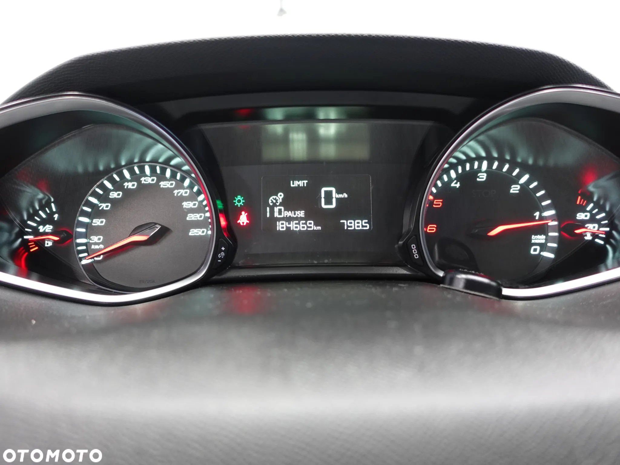 Peugeot 308 1.6 BlueHDi Style S&S - 37