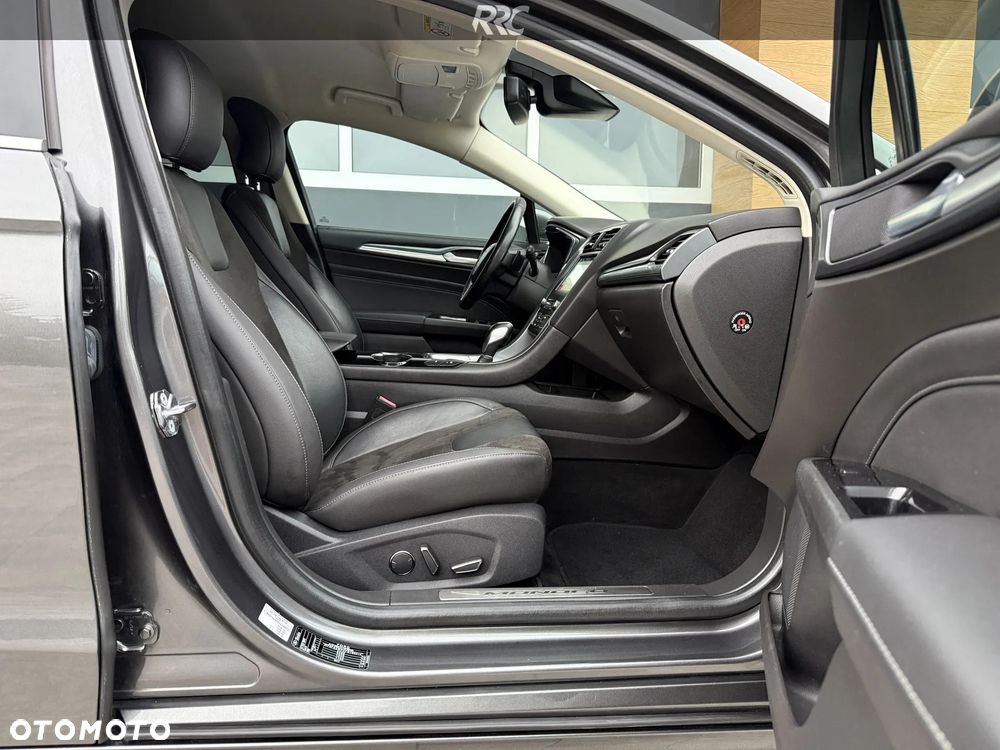 Ford Mondeo 2.0 TDCi Titanium PowerShift - 26