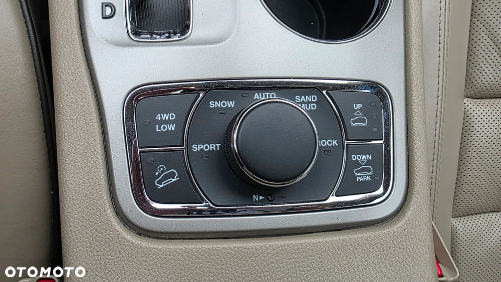 Jeep Grand Cherokee - 10