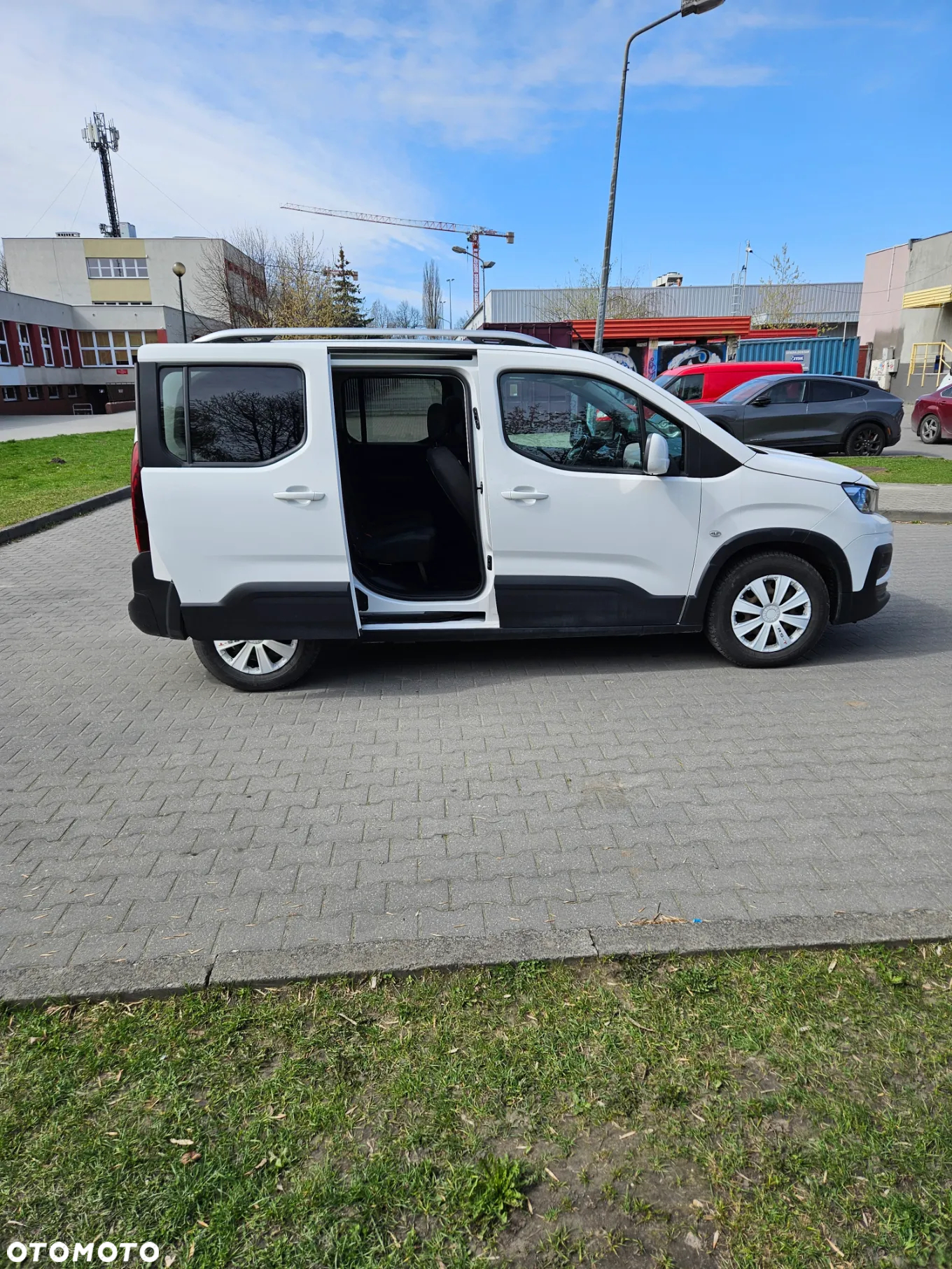Peugeot Rifter 1.2 PureTech Allure S&S - 12