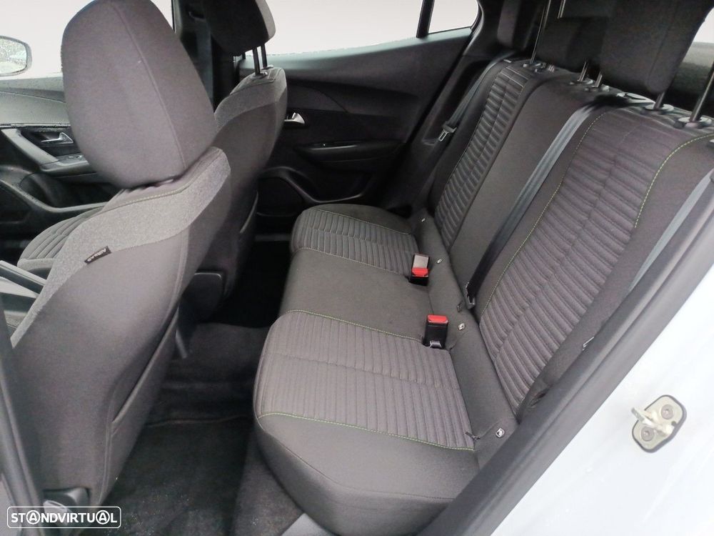 Peugeot 2008 1.2 PureTech Active - 13