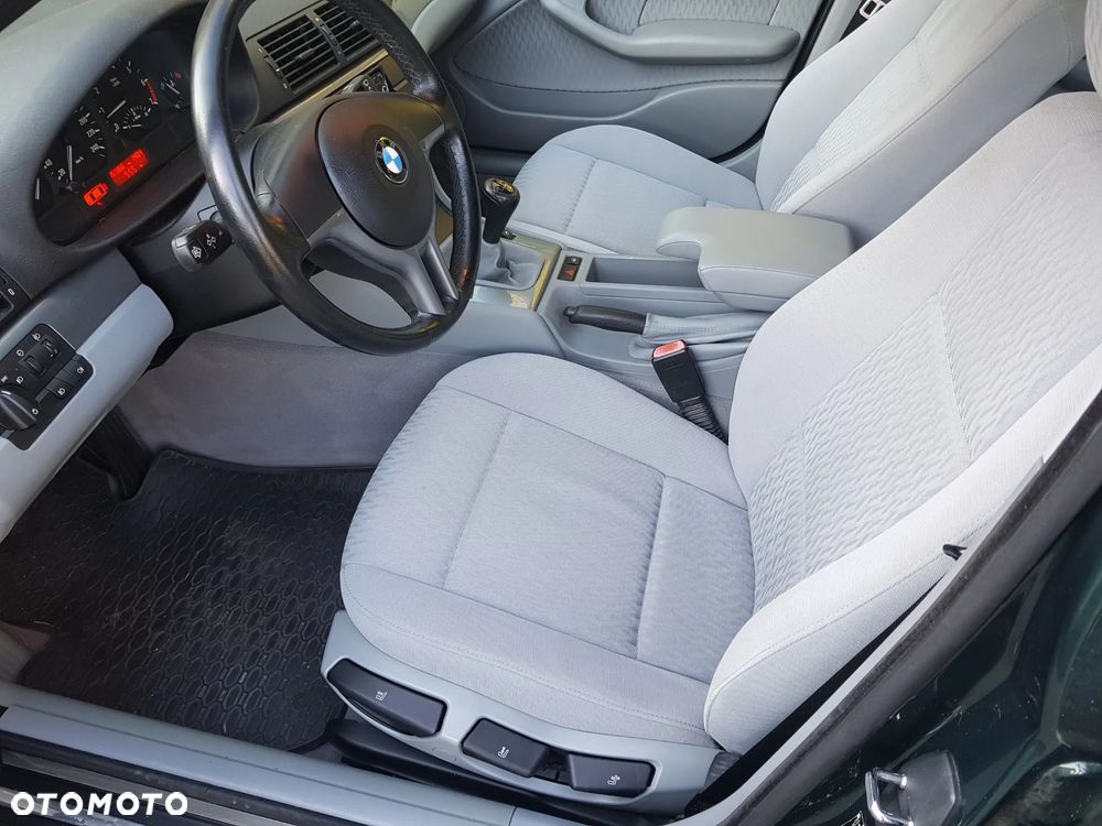 BMW Seria 3 320i Edition Exclusive - 18