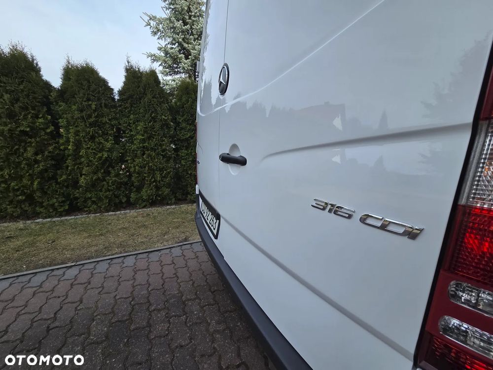Mercedes-Benz Sprinter - 14