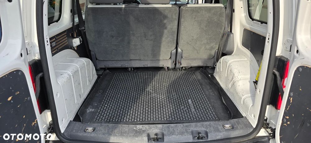 Volkswagen Caddy - 10