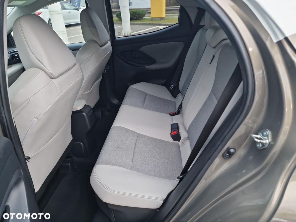 Toyota Yaris Hybrid 1.5 Selection Elegant - 13