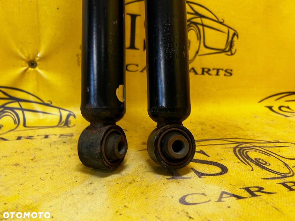 KOMPLET AMORTYZATORY TYLNE TYŁ NISSAN LEAF I 1 - 4