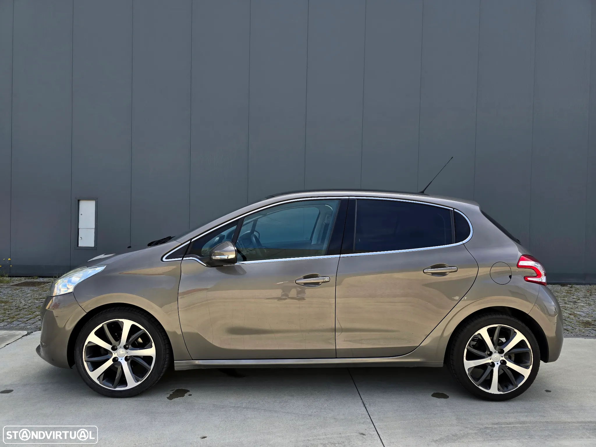Peugeot 208 1.6 e-HDi Allure - 3