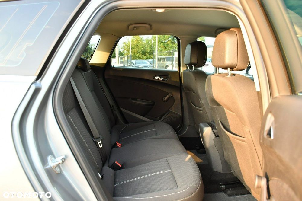 Opel Astra 1.4 Turbo Sports Tourer - 34