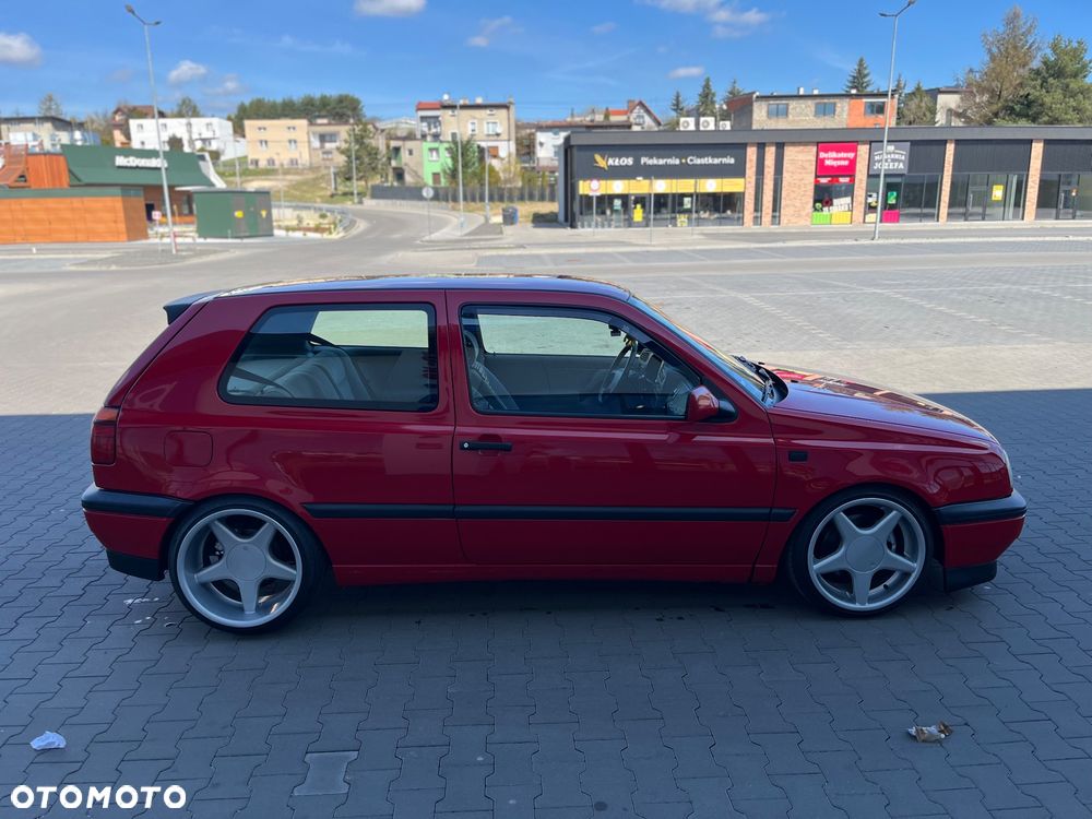 Volkswagen Golf 1.8 GL - 12
