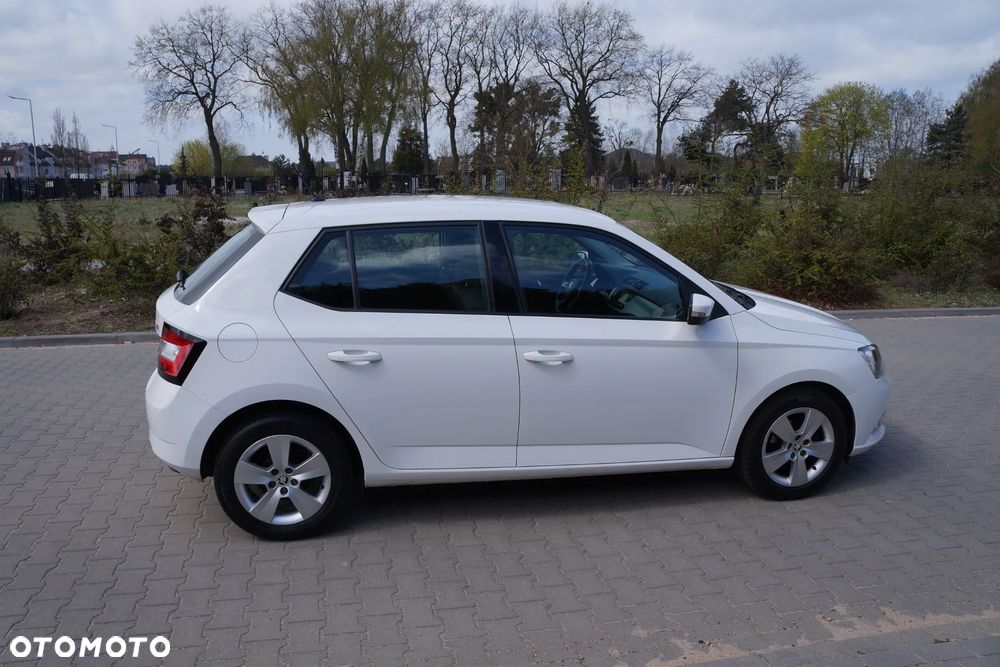 Skoda Fabia 1.0 Style Color - 5