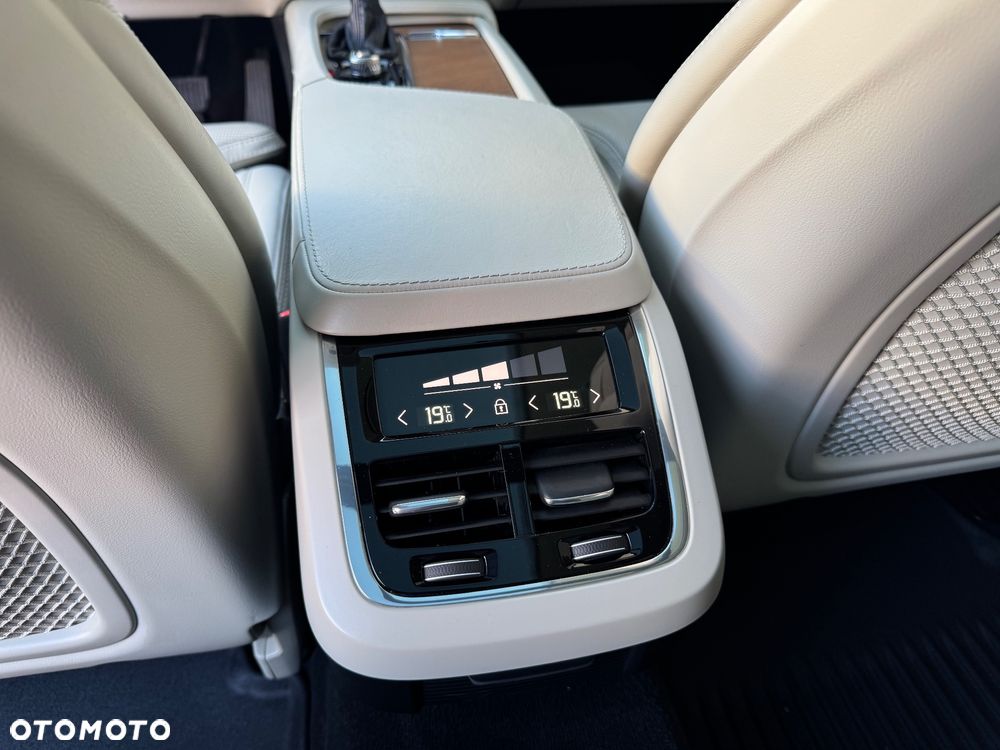 Volvo V90 D4 SCR AWD Inscription - 29