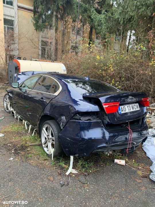 piese jaguar xe 20d cutie automata 8 trepte motor euro6 interior sistem audio uși oglinda stânga navigație GPS dezmembrez Plansa bord cu airbagurile sărite caseta directie - 1