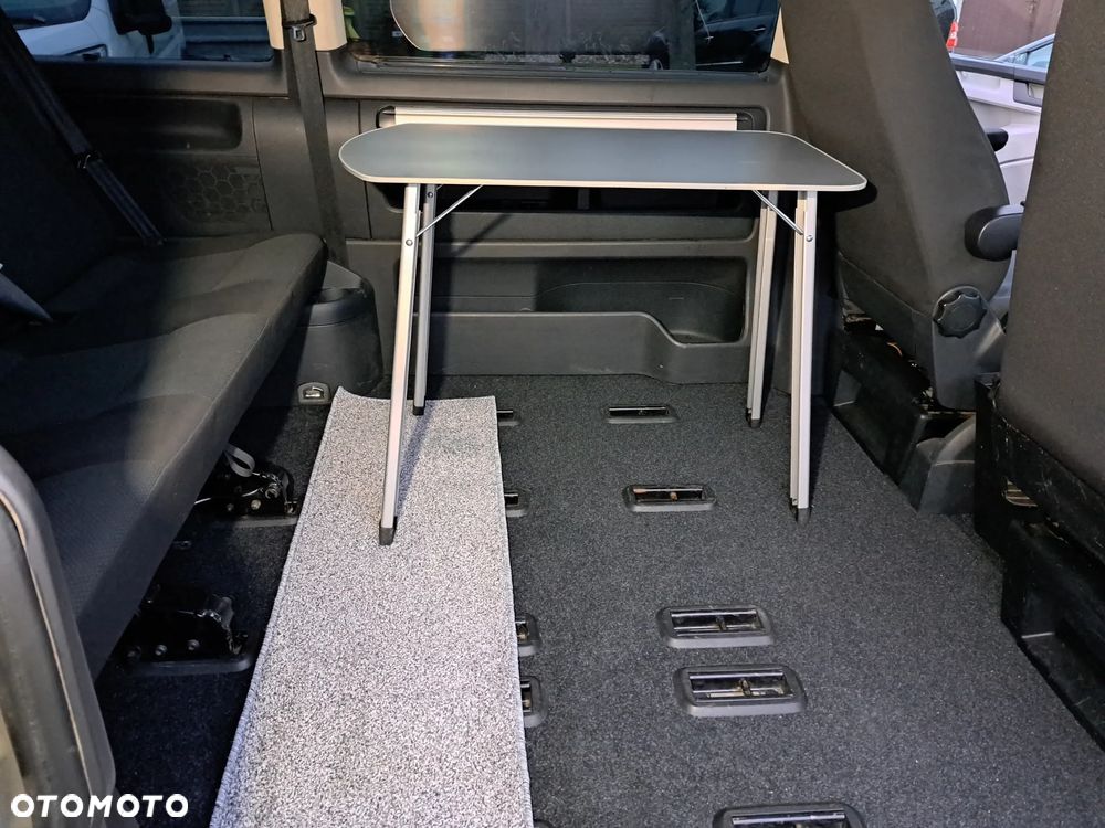 Volkswagen Caravelle 2.0 TDI L1 Highline - 9