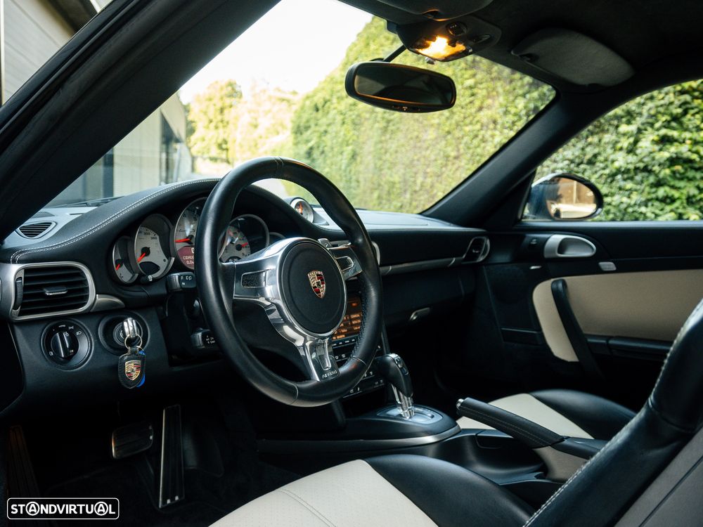 Porsche 911 (997) Turbo S PDK - 31