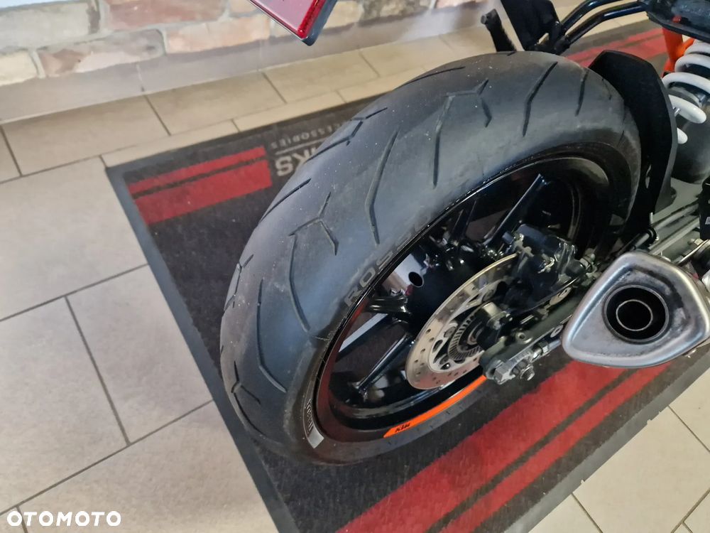 KTM Duke 125 - 32