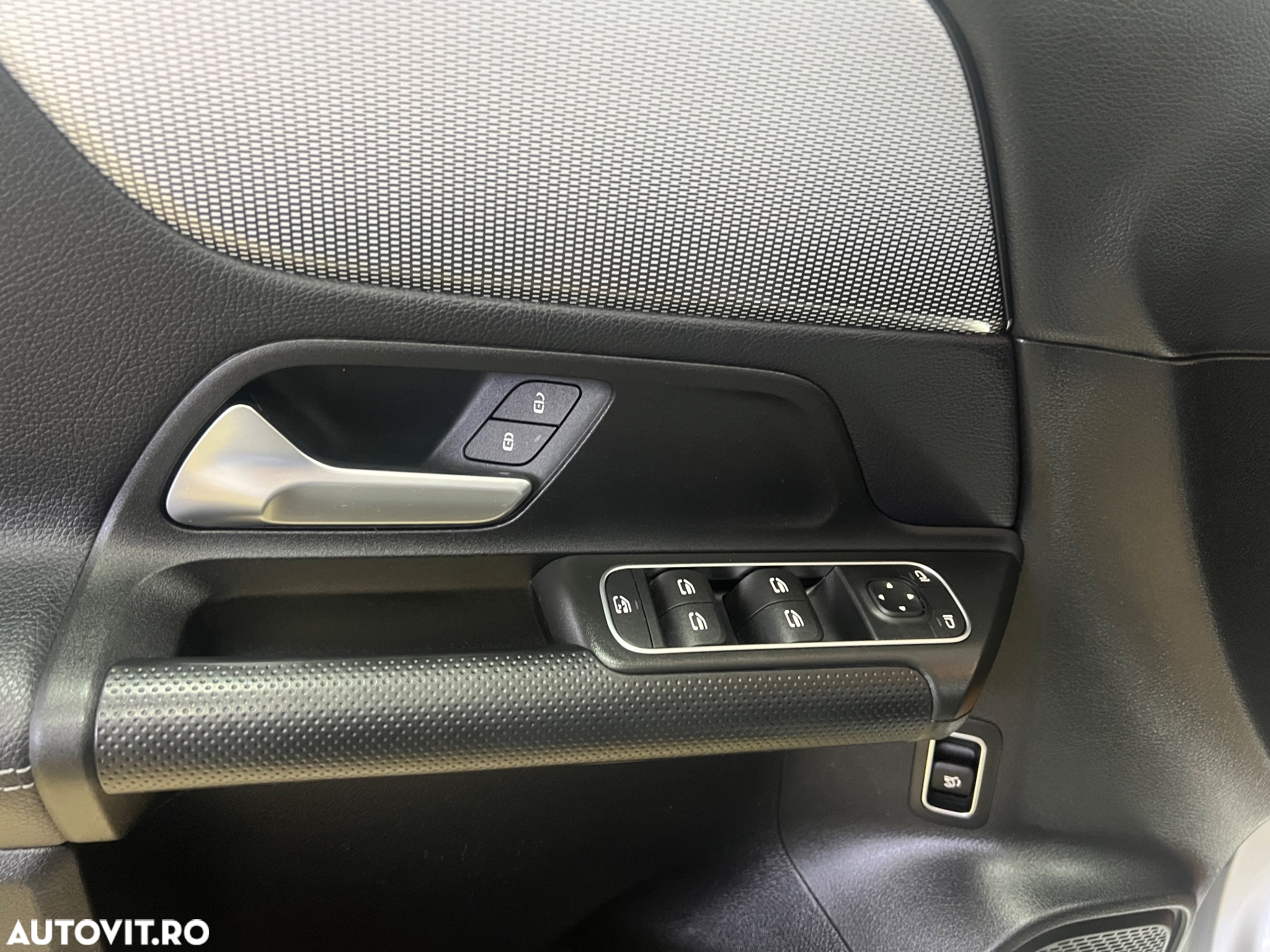Mercedes-Benz GLB 200 d 4Matic 8G-DCT Special Edition - 25