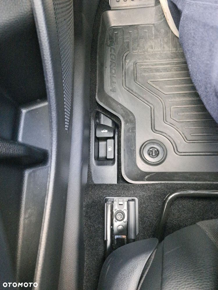 Toyota Corolla 1.8 Hybrid GR Sport Dynamic - 26