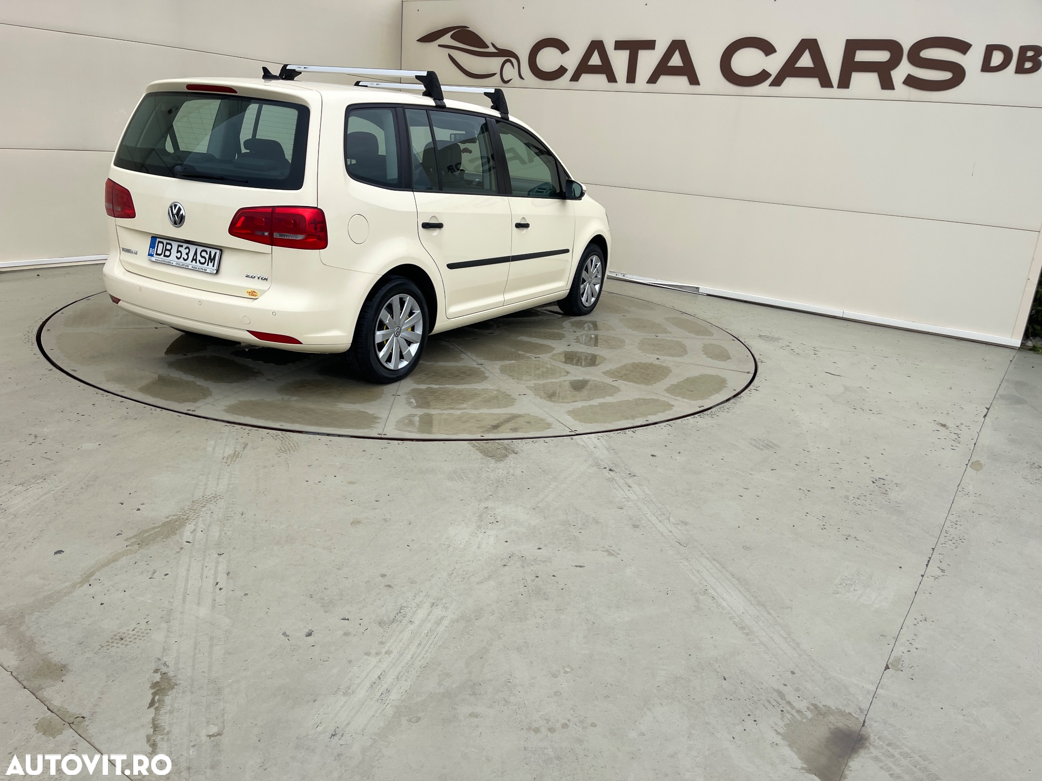 Volkswagen Touran 2.0 TDI DSG Comfortline - 15
