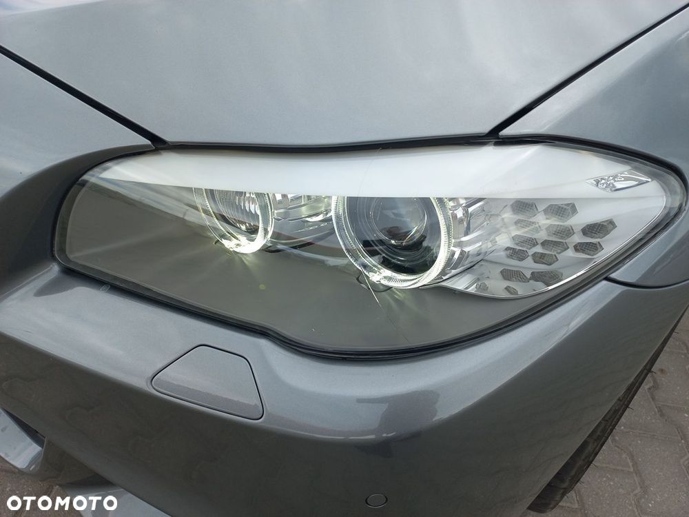 BMW Seria 5 550i - 27