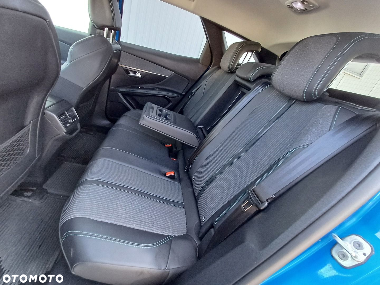 Peugeot 3008 1.2 PureTech Allure Pack S&S EAT8 - 31