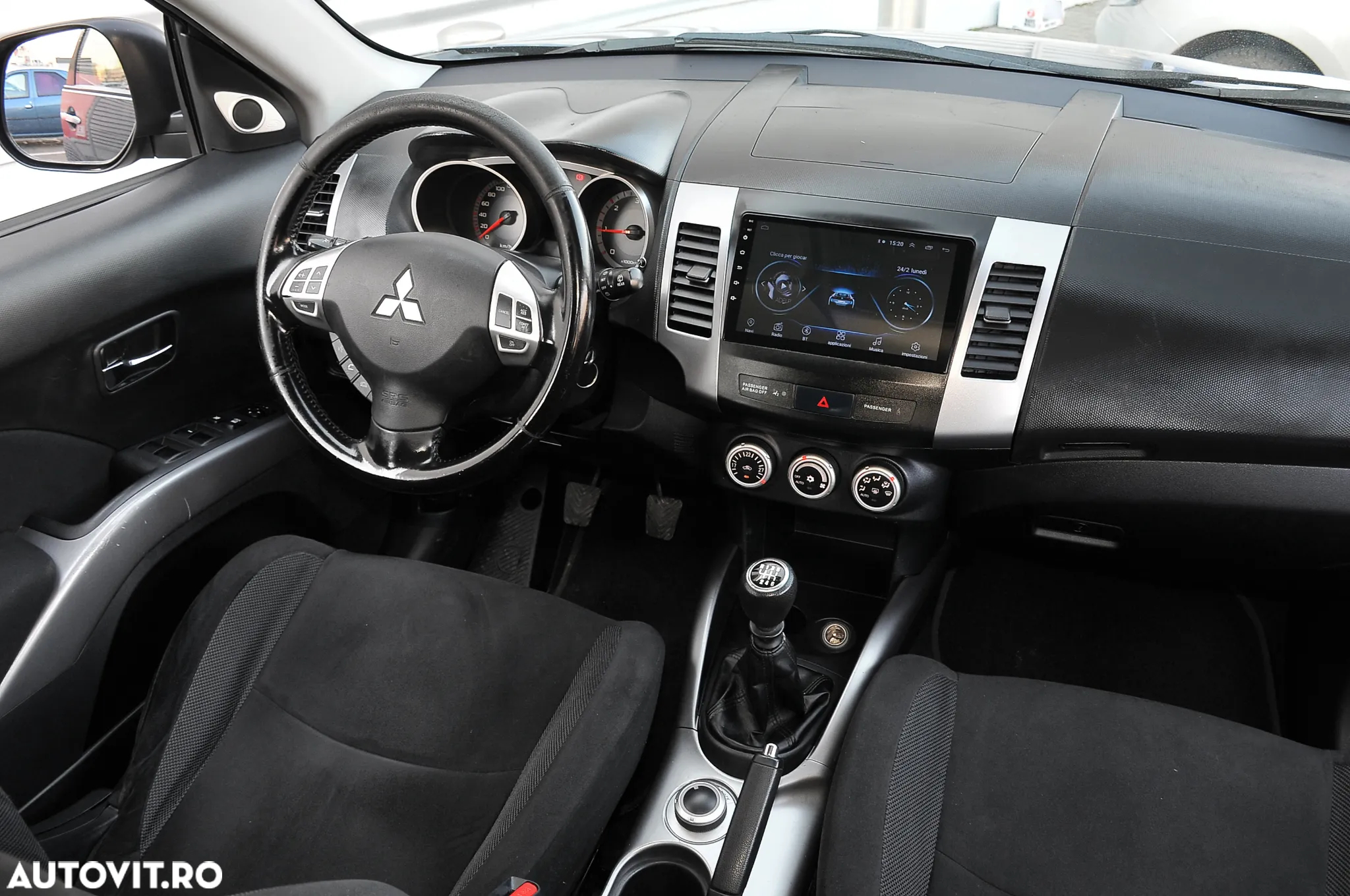 Mitsubishi Outlander 2.0 DI-D 4WD Instyle - 4