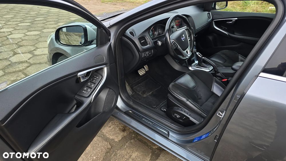 Volvo V40 T5 Drive-E R-Design Momentum - 6