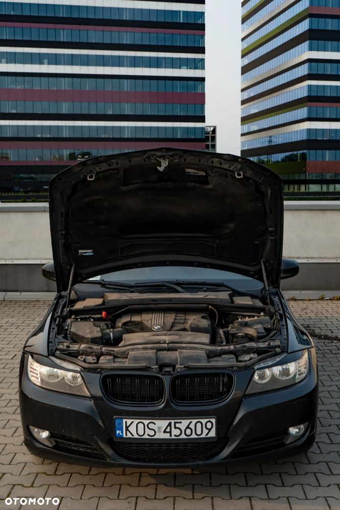 BMW Seria 3 320d xDrive - 4