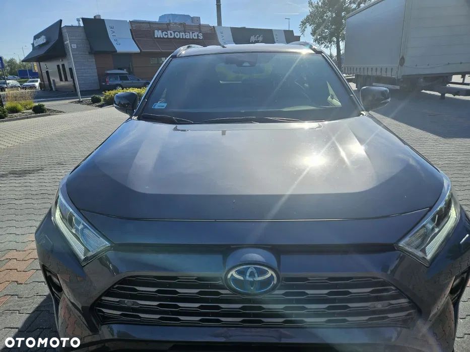 Toyota RAV4 - 1