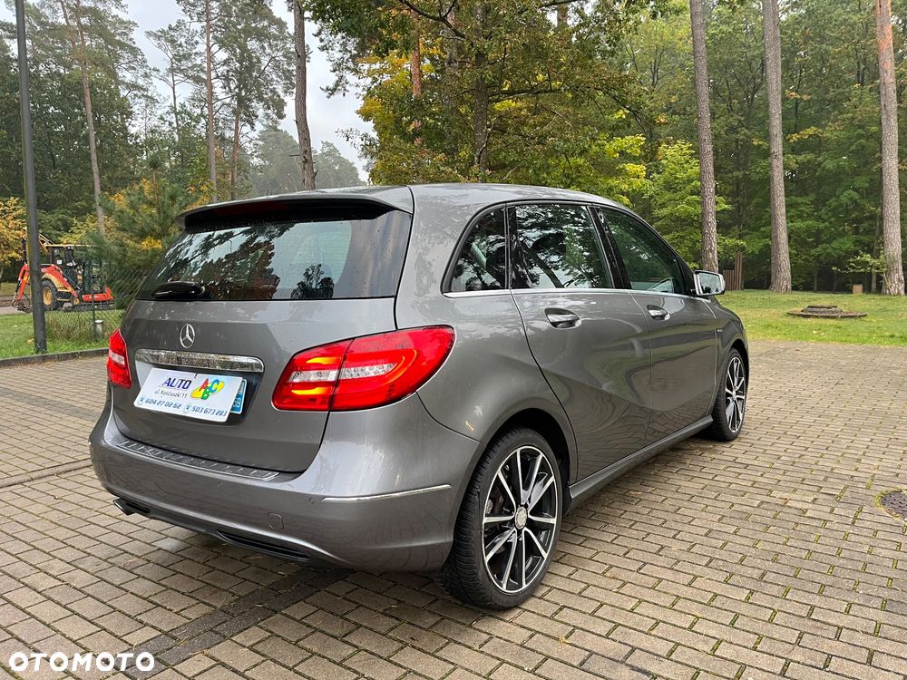 Mercedes-Benz Klasa B 180 AMG Line - 3