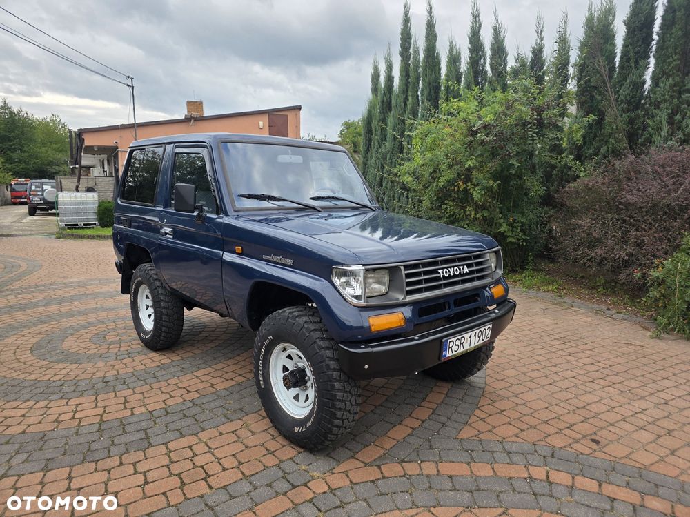 Toyota Land Cruiser - 7