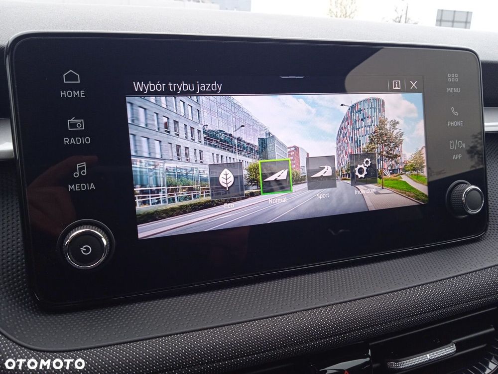 Skoda Fabia 1.0 TSI Selection DSG - 25