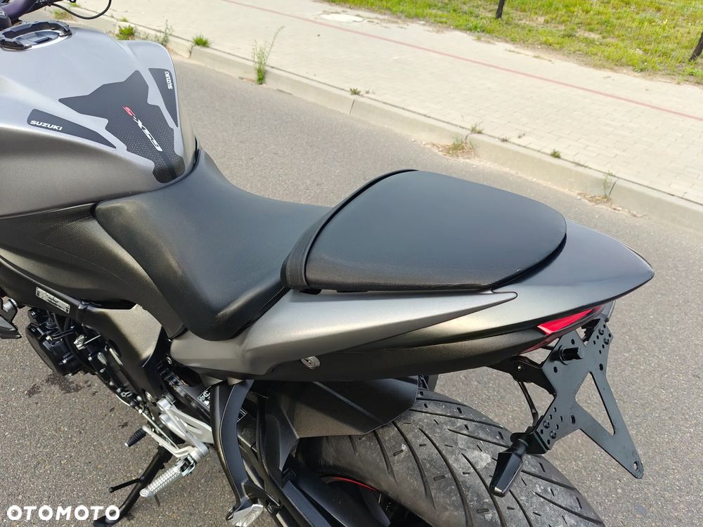 Suzuki GSX - 21