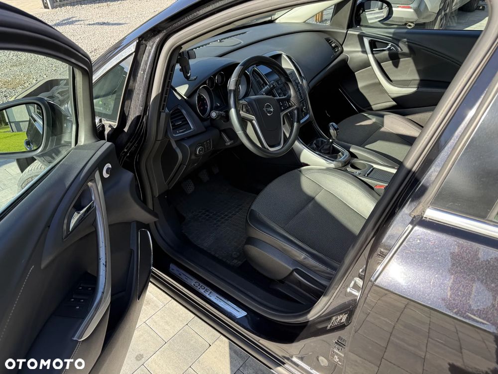 Opel Astra 1.4 Turbo Cosmo - 11
