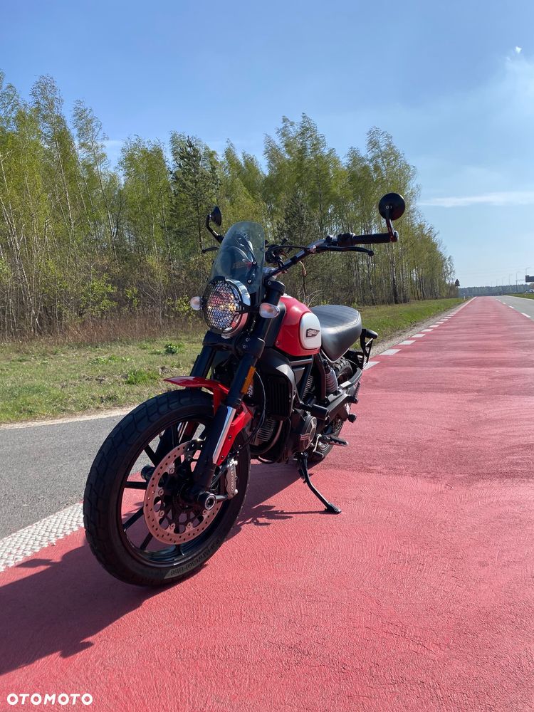 Ducati Scrambler - 13