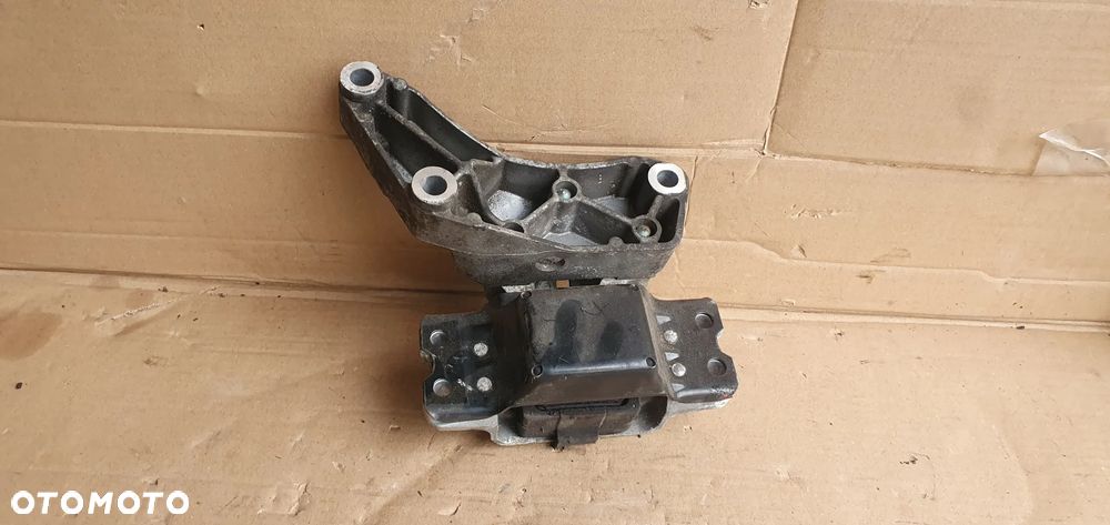 Łapa poduszka silnika VW Passat B6 2.0 TDI 1K0199117 3C0199555AA - 4