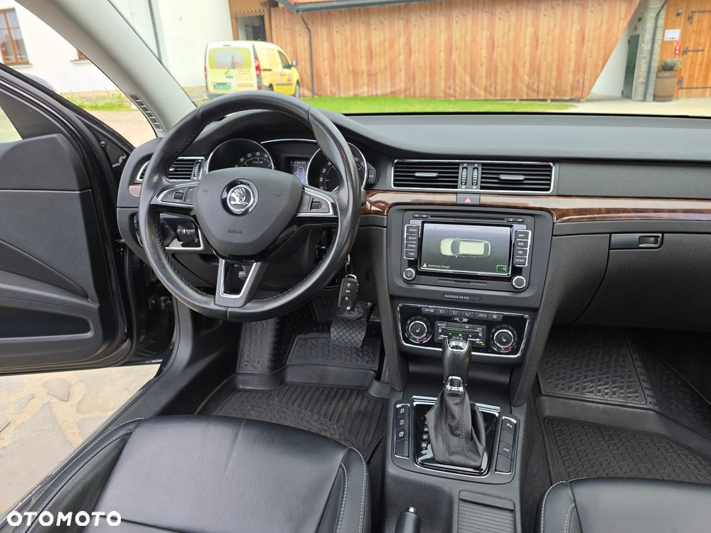 Skoda Superb 2.0 TDI 4x4 Platinum Outdoor DSG - 16