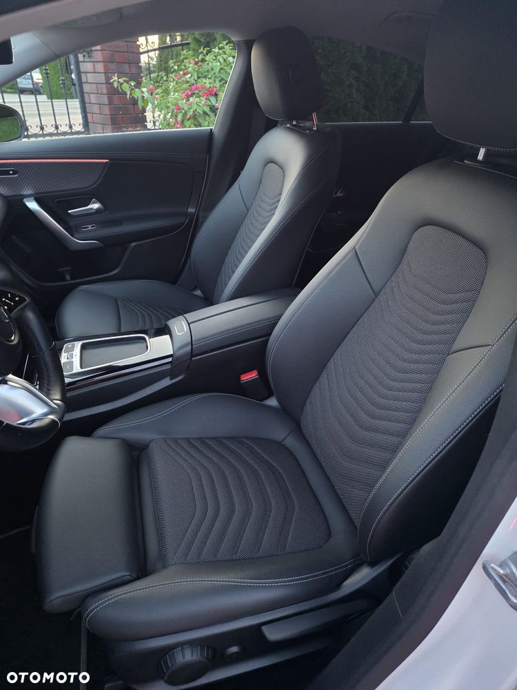 Mercedes-Benz CLA 180 d Progressive 8G-DCT - 19