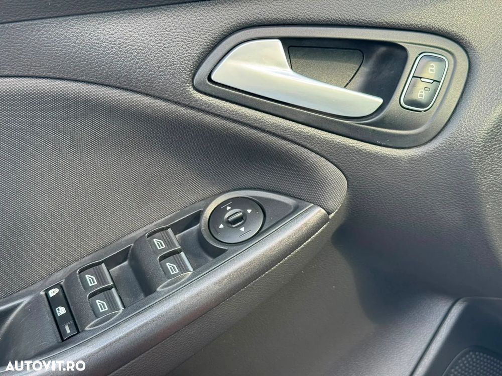Ford Focus 1.5 EcoBlue Start-Stopp-System COOL&CONNECT - 21