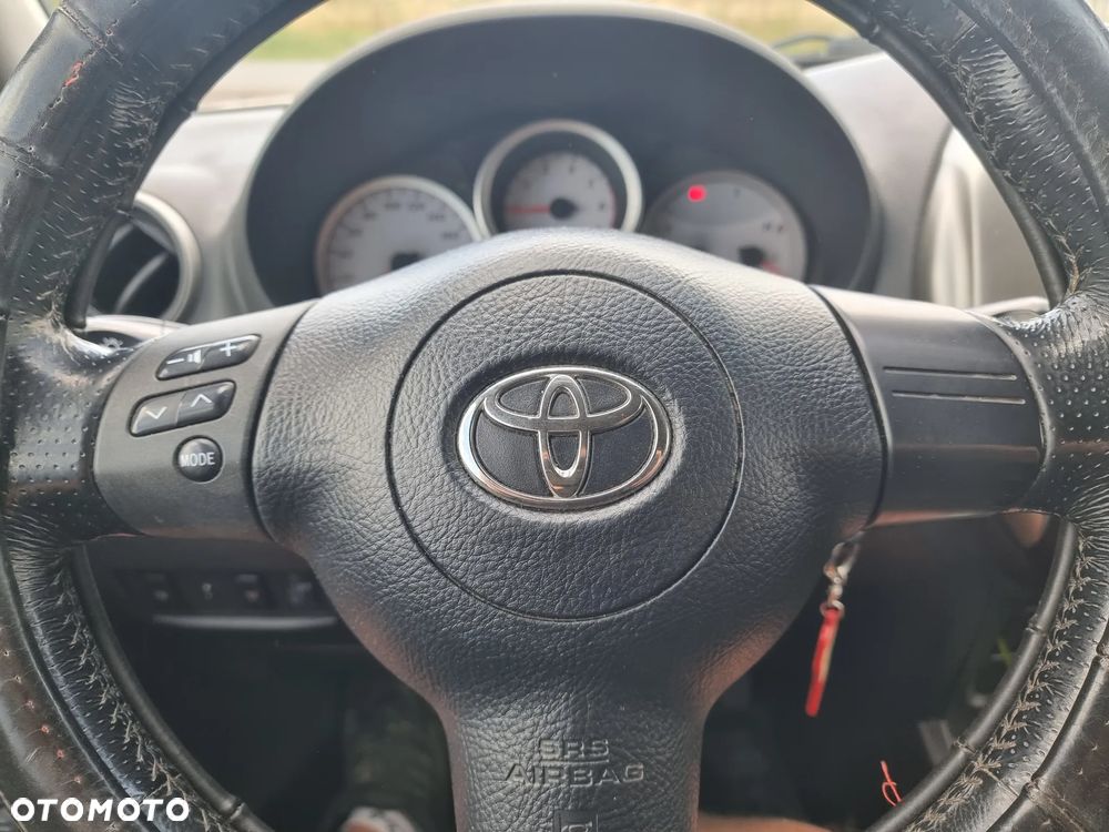 Toyota RAV4 D-4D 4x4 Sol - 8