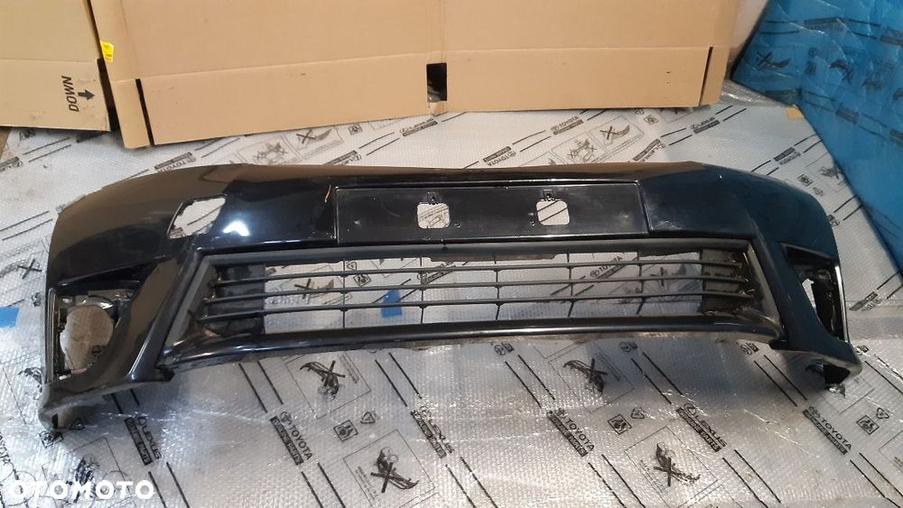 Zderzak przedni przod TOYOTA COROLLA E16 13-16