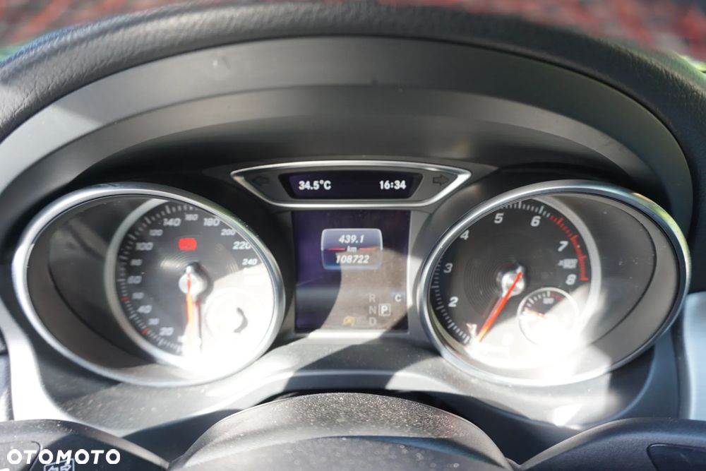 Mercedes-Benz GLA 220 4-Matic AMG Line - 28