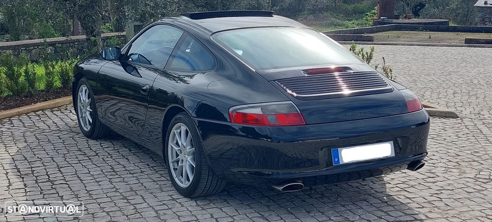 Porsche 911 (996) Carrera - 12