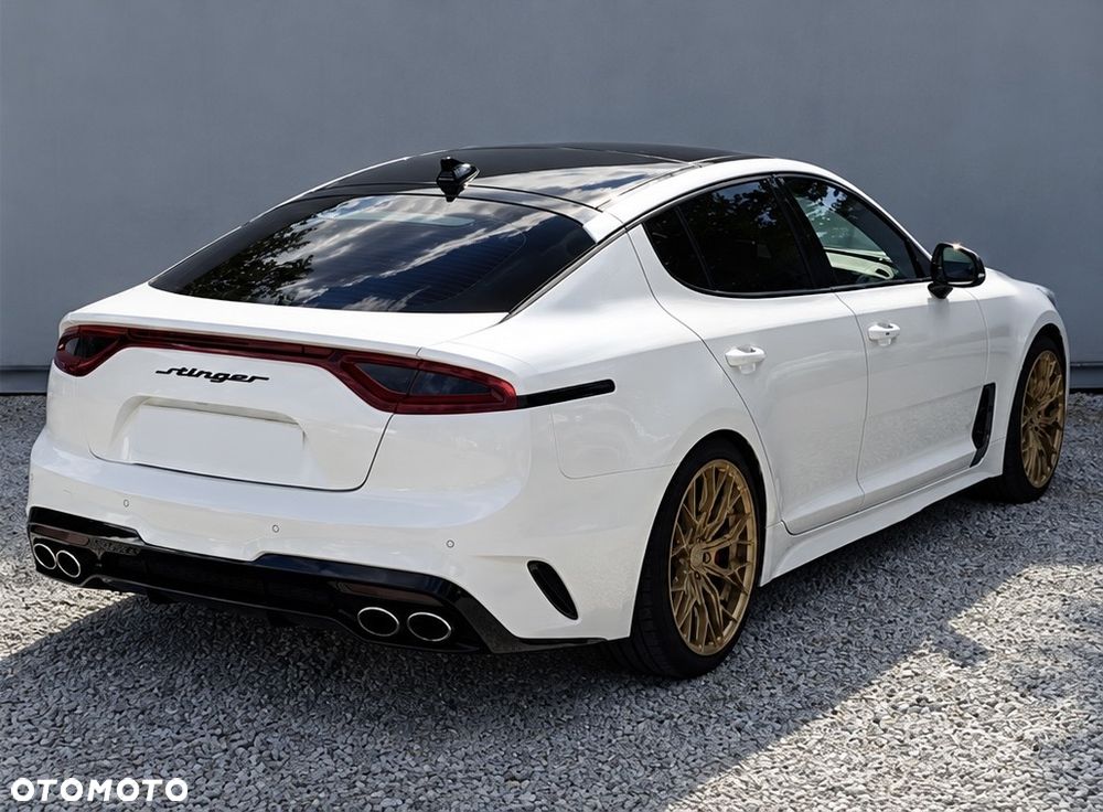 Kia Stinger - 2