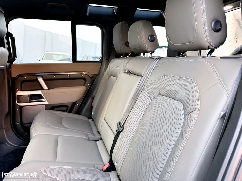 Land Rover Defender 2.0 P400e 110 AWD X-Dynamic HSE - 39