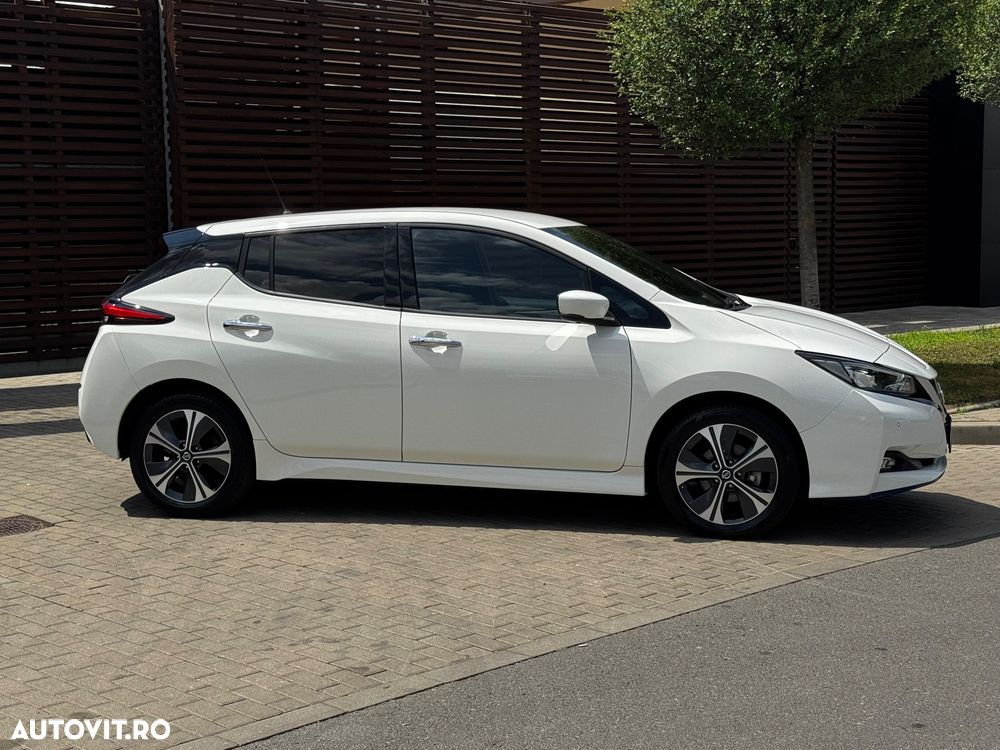 Nissan LEAF - 12